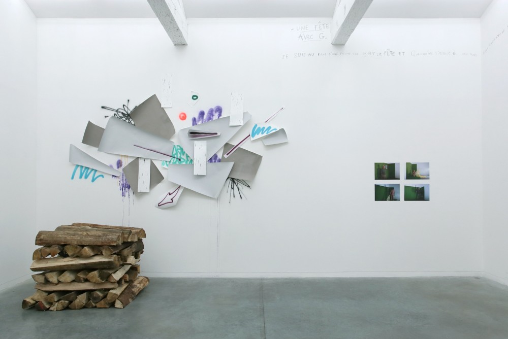 Installation de Guillaume Mathivet (gauche de l'image) Photographies de Emma Charrin et Olivier Muller (droite de l'image) Exposition IMMERSION au CACL - mai 2015